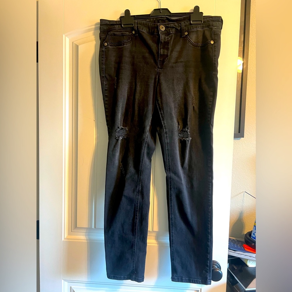 Maurice’s Women’s 18 Reg Plus Size Distressed Black Skinny Jeans